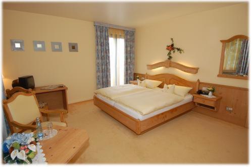Hotel Schweizer Haus Bielefeld Quarto foto